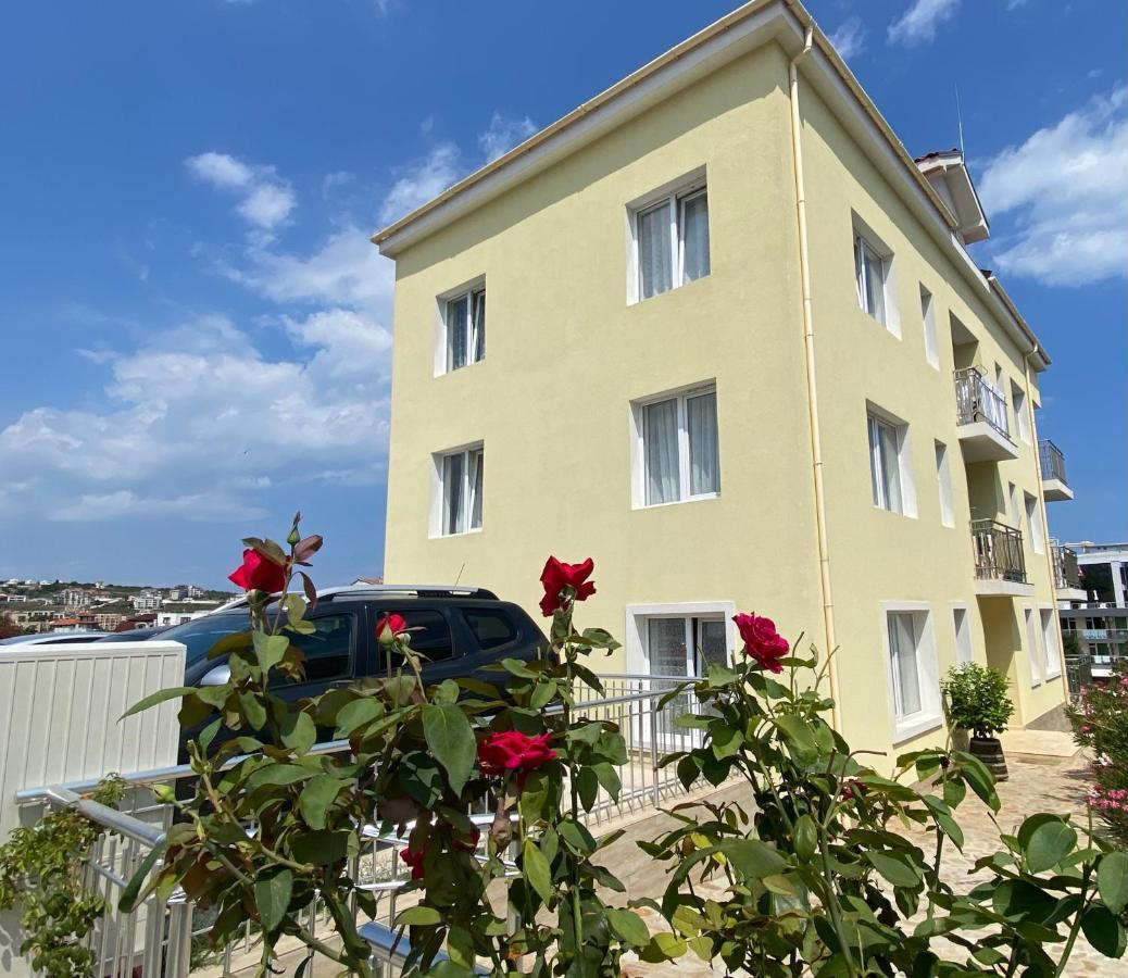Byala Friendy Sea Apartaments Exteriör bild
