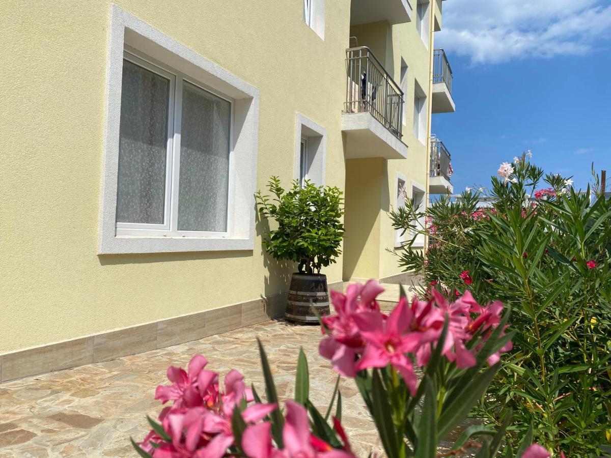 Byala Friendy Sea Apartaments Exteriör bild