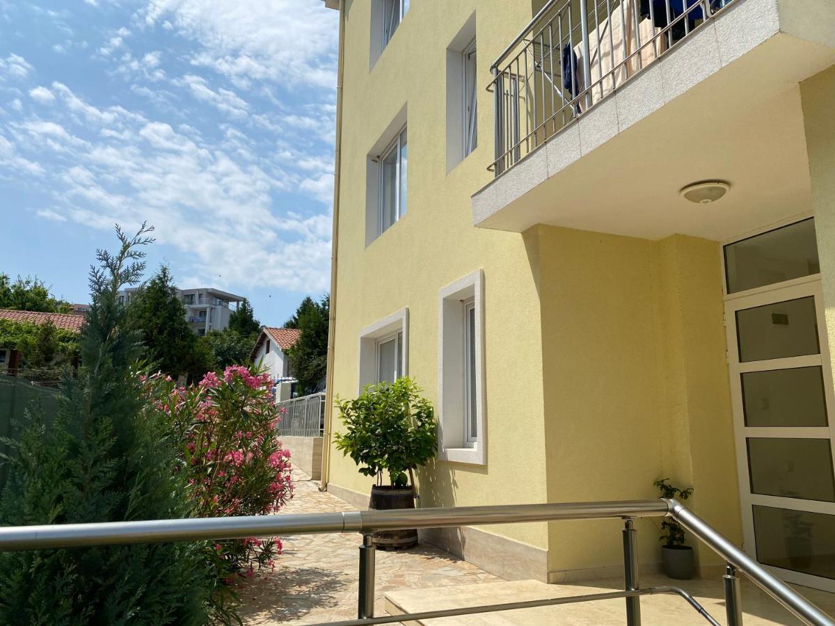 Byala Friendy Sea Apartaments Exteriör bild
